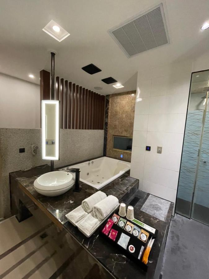 Minimalist Fashion Motel Taoyuan Buitenkant foto